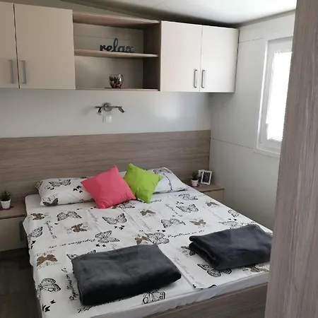 Serenity House, Cozy Familly Place, Free Parking, Seaside, In Dalmacia, Drage, Kamp Maslina Holiday home Drage