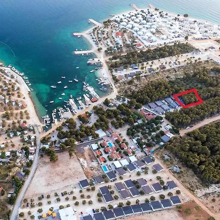 Serenity House, Cozy Familly Place, Free Parking, Seaside, In Dalmacia, Drage, Kamp Maslina * Drage