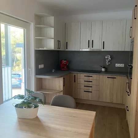 Serenity House, Cozy Familly Place, Free Parking, Seaside, In Dalmacia, Drage, Kamp Maslina