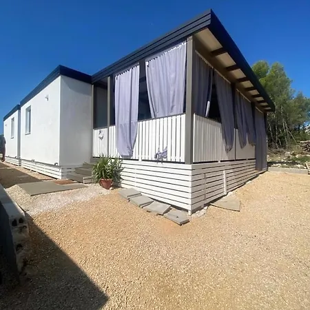 Tatil Evi Serenity House, Cozy Familly Place, Free Parking, Seaside, In Dalmacia, Drage, Kamp Maslina